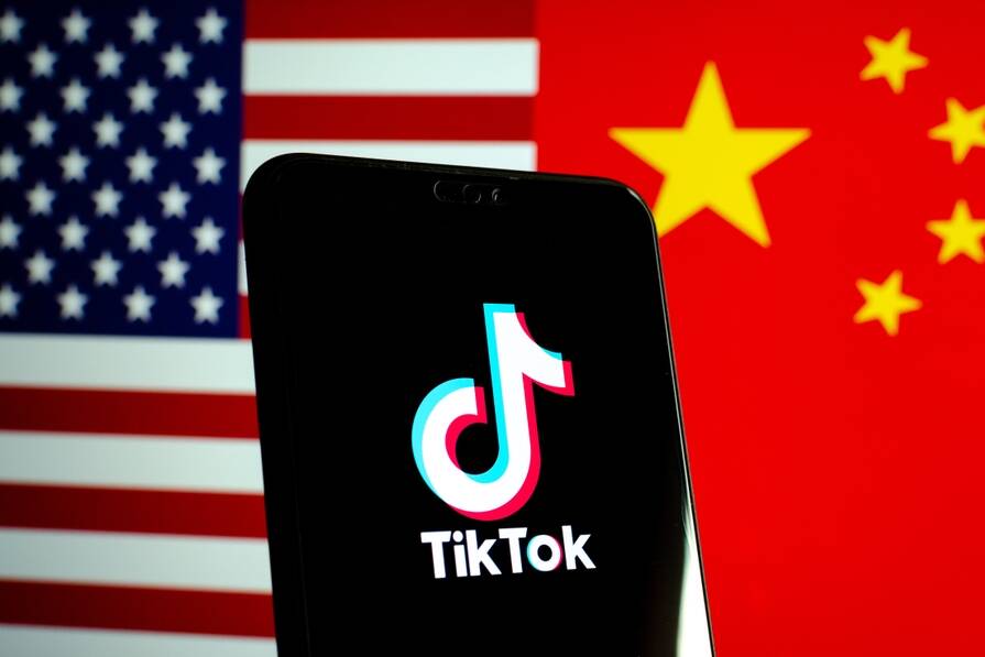 stone,/,uk, ,october,25,2019:,tiktok,app,logo