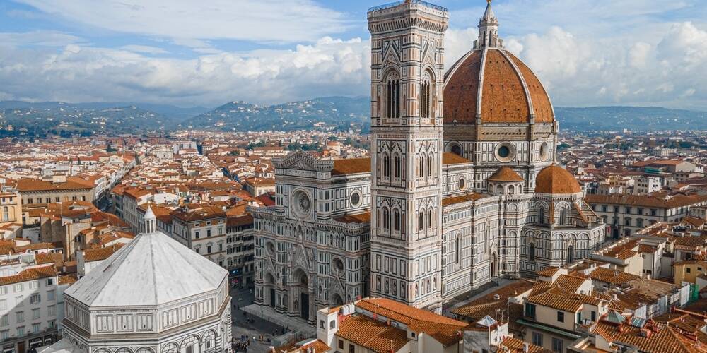 aerial,view,of,the,top,of,the,cathedral,of,santa