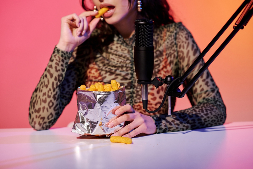 eating,corn,puff,snacks,asmr