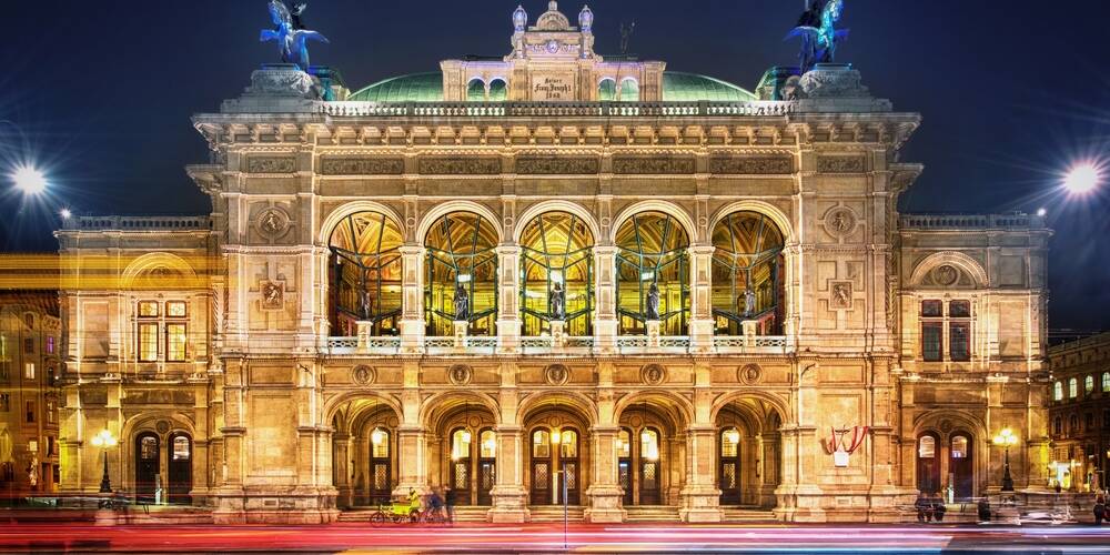 vienna,state,opera,at,night,,vienna,,austria.,evening,view.